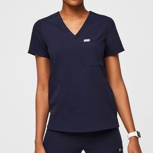 Figs scrub top